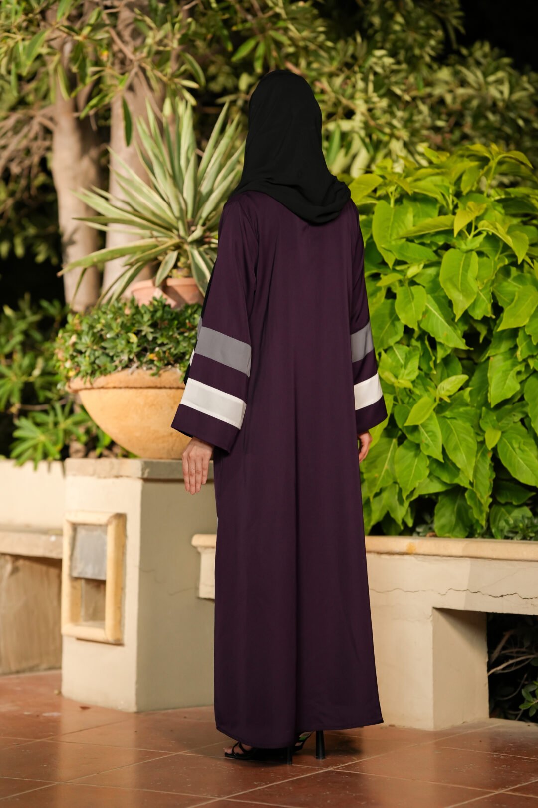 Rhythm Abaya - Image 4