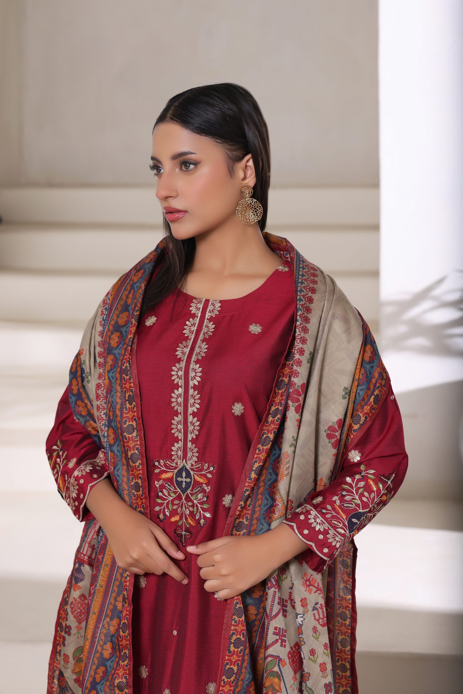 3 Pcs Embroidered Suit (stiched) - Image 2