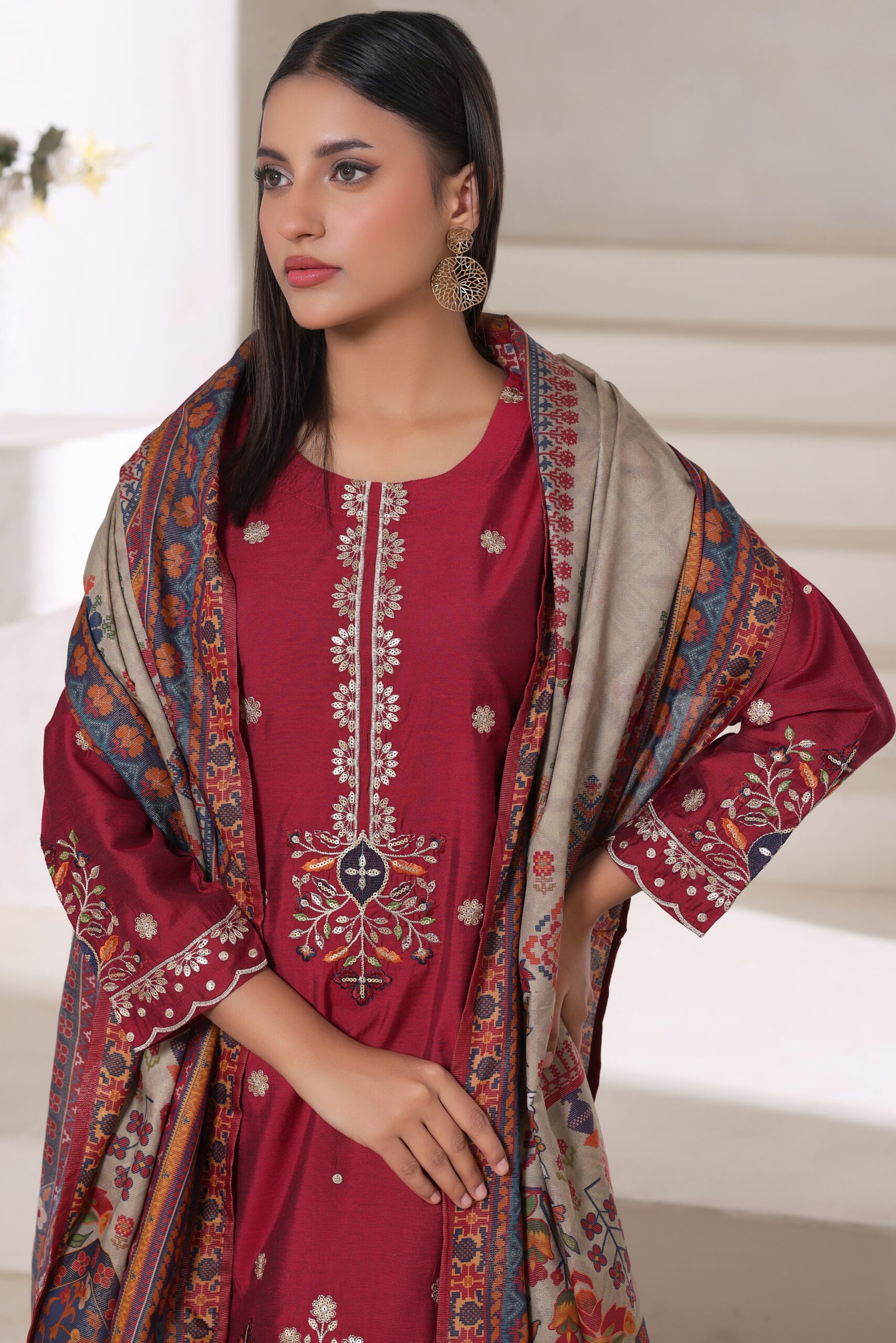 3 Pcs Embroidered Suit (stiched) - Image 4