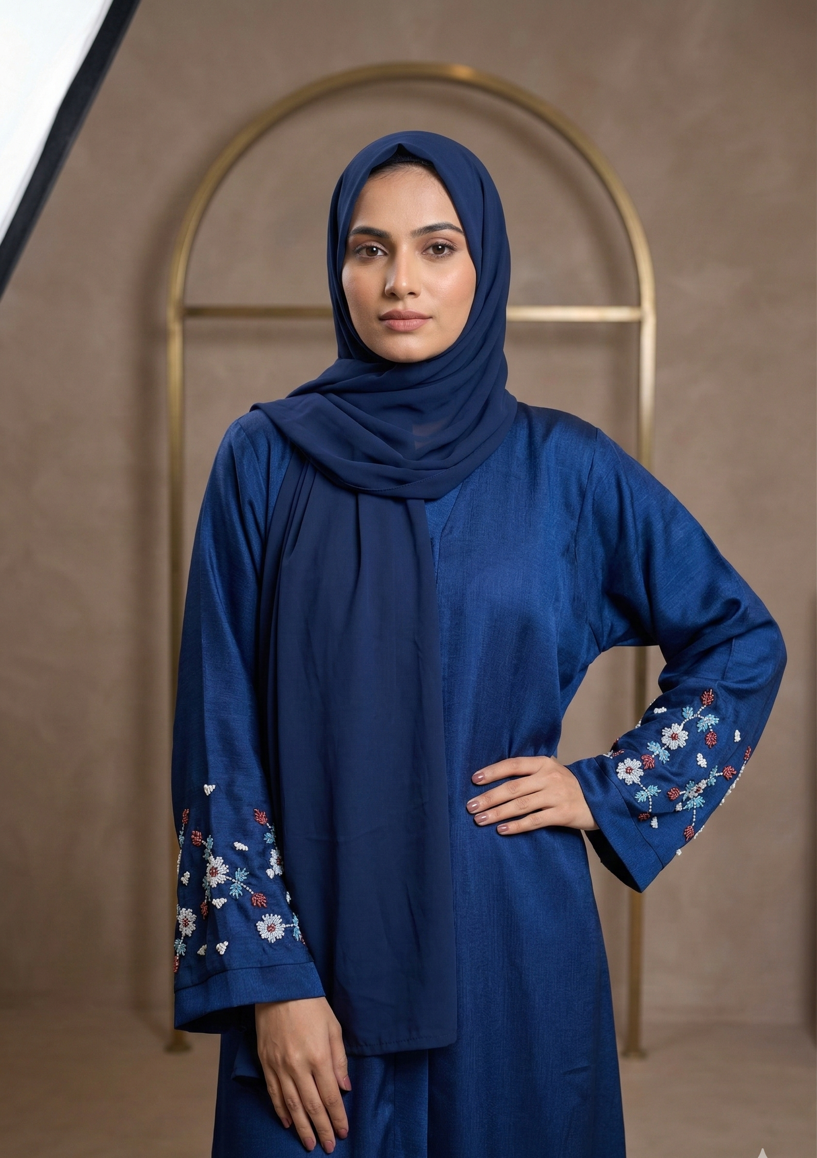 Midnight Bloom Abaya - Image 4