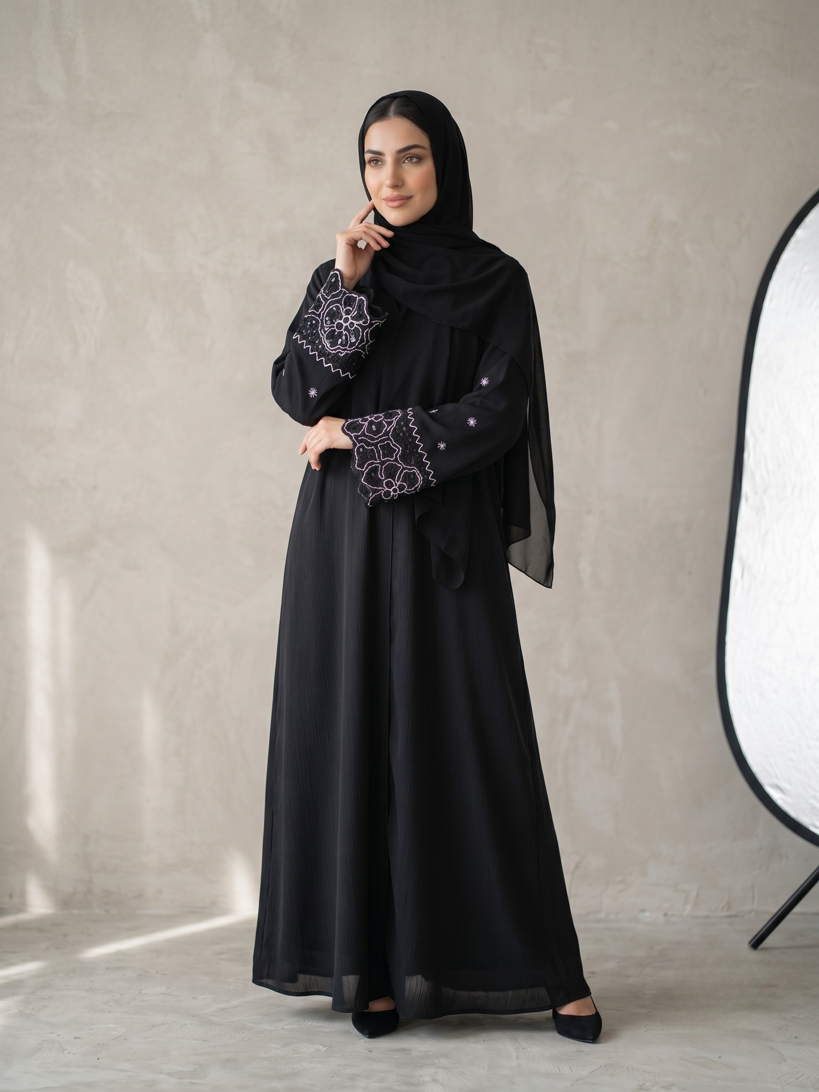 Lotus Bloom Abaya - Image 3